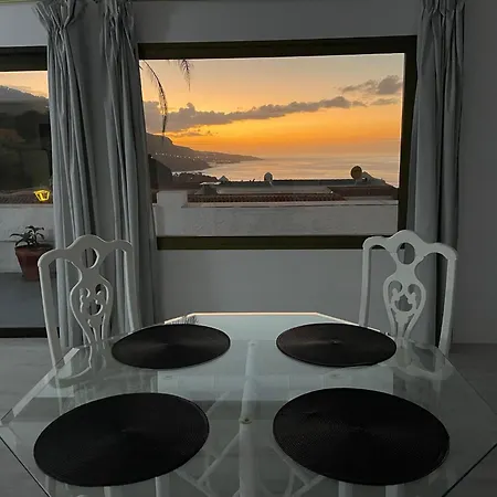 Дом отдыха Amazing Sunset House With Seaview Лос-Реалехос
