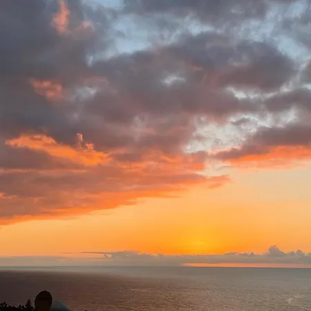 Дом отдыха Amazing Sunset House With Seaview